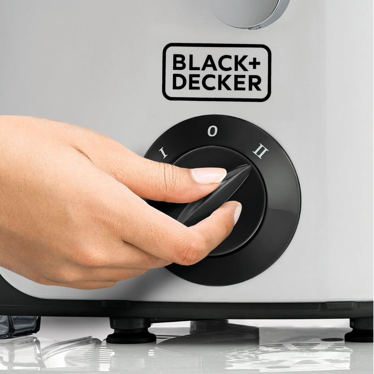 Black+Decker Juice Extractor, 800 Watt, Black and White - JE780
